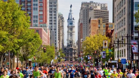 Broad Street Run gets underway in Philadelphia as elite runners cross the starting line – CBS News