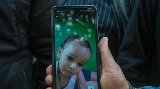 2-year-old shot in the finger in Kingsessing section of Philadelphia, police say – CBS News