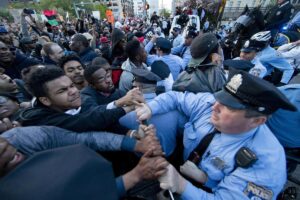 Protesters in Philadelphia clash with police outside Donald Trump-Kamala Harris debate – Inquirer.com