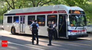 Police search for gunman who shot four people on a SEPTA bus in Philadelphia – Inquirer.com