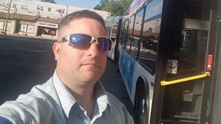4 people, including 3 teenagers, shot on SEPTA bus in Philadelphia’s Fairmount Park neighborhood, police say – CBS News