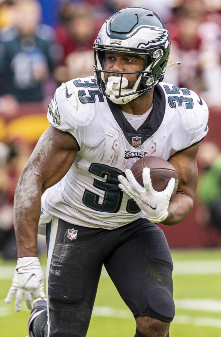 33-TD Running Back Predicted as ‘Sophomore Sensation’ for Eagles – Heavy Sports