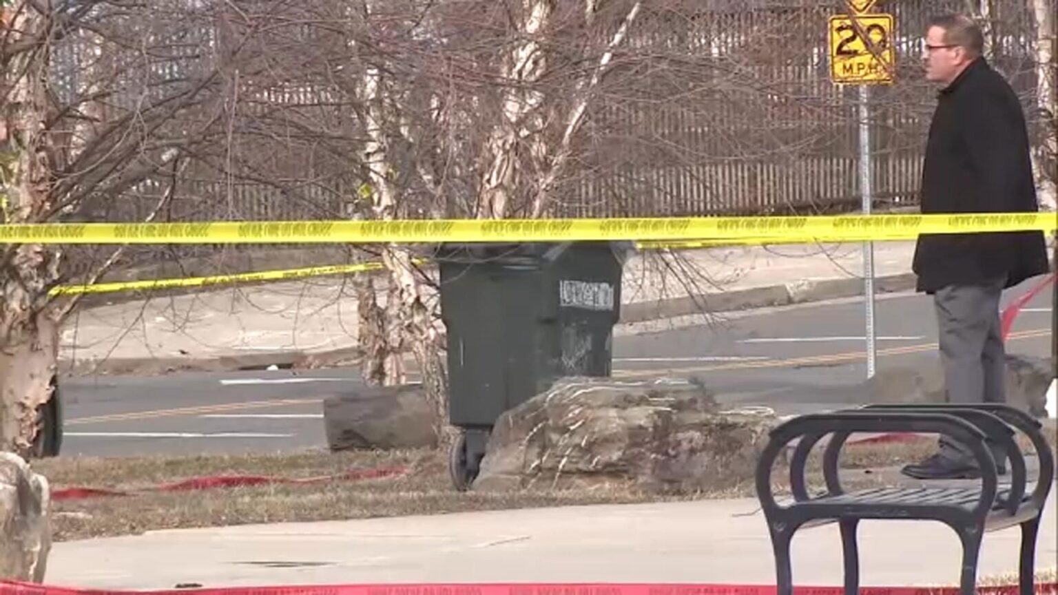 Man calls police after body found on sidewalk in Philadelphia: ‘It’s a lot to process’ – FOX 29 Philadelphia