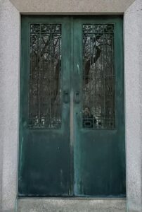 Mausoleum doors stolen from several cemeteries in Philadelphia region under investigation – CBS News