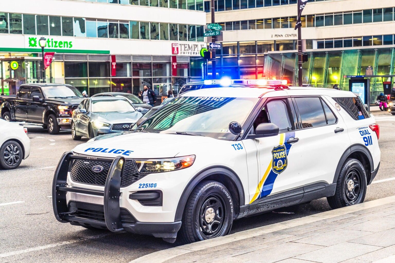 Philadelphia police release video of vehicle wanted in shooting of school safety officer – 6abc Philadelphia