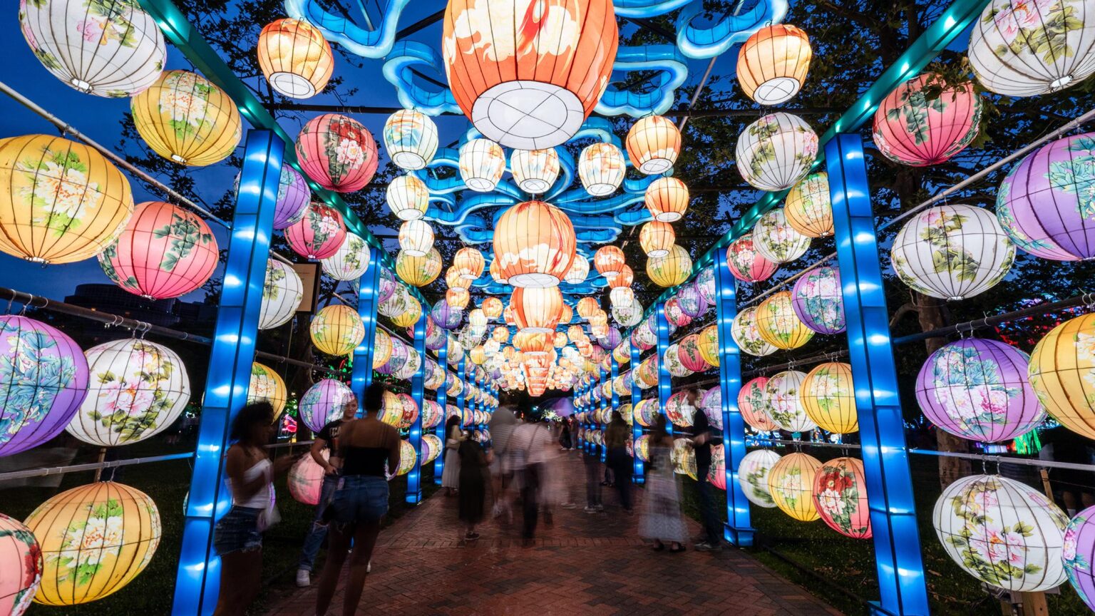 Video. WATCH: Philadelphia’s Franklin Square glows in annual lantern festival – Euronews.com