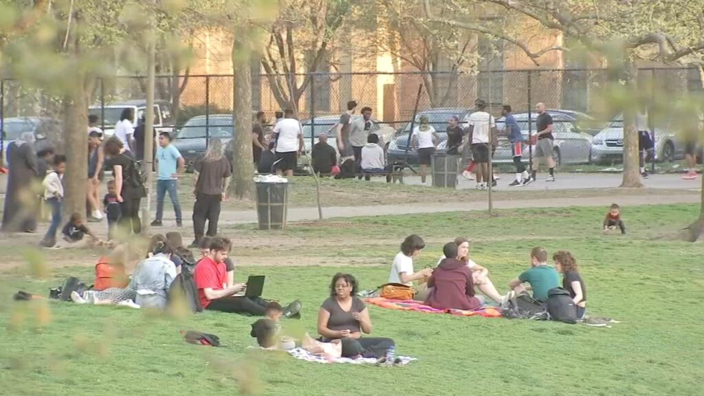 Summerlike weather expected Monday in Philadelphia area, tracking midweek rain. Here’s the forecast. – CBS News