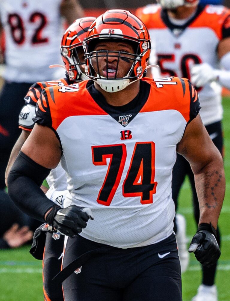 Fred Johnson stepped up in Philadelphia Eagles’ comeback win over Rams to help struggling offense – CBS News