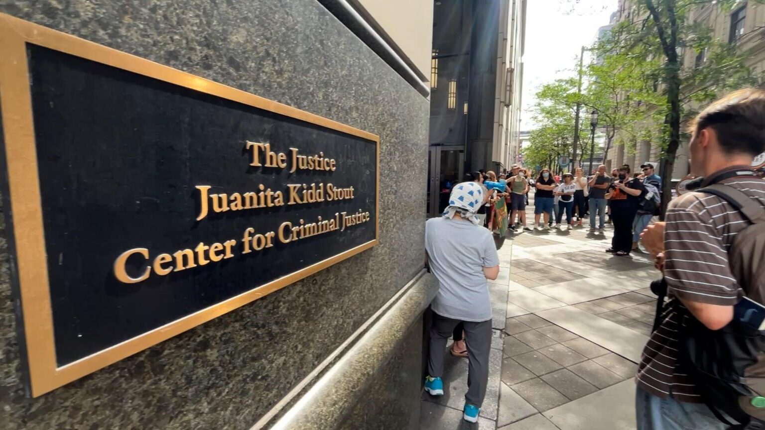 Center for Criminal Justice in Philadelphia closes due to leak, several court proceedings will be rescheduled – CBS News