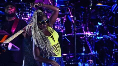 Mary J. Blige celebrates Fourth of July in Philadelphia (with a whole bunch of fireworks) – PennLive.com Mary J. Blige celebrates Fourth of July in Philadelphia (with a whole bunch of fireworks) – PennLive.com