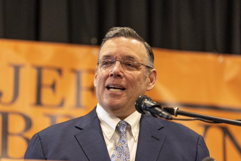 Jeff Brown, a Political Newcomer, Launches an Outsider Campaign for Philly Mayor Jeff Brown, with no political experience, is fashioning an outsider’s campaign for Philly mayor – Billy Penn at WHYY