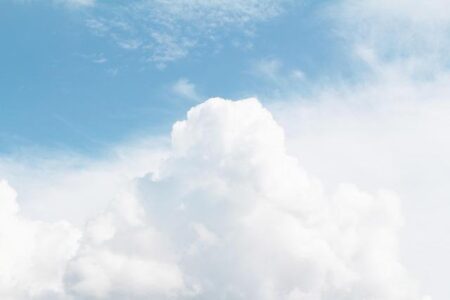 Sunny Skies in Philadelphia Spark Business Growth and Romance Blooming Warm weather in Philadelphia brings boost for businesses and couples – CBS News